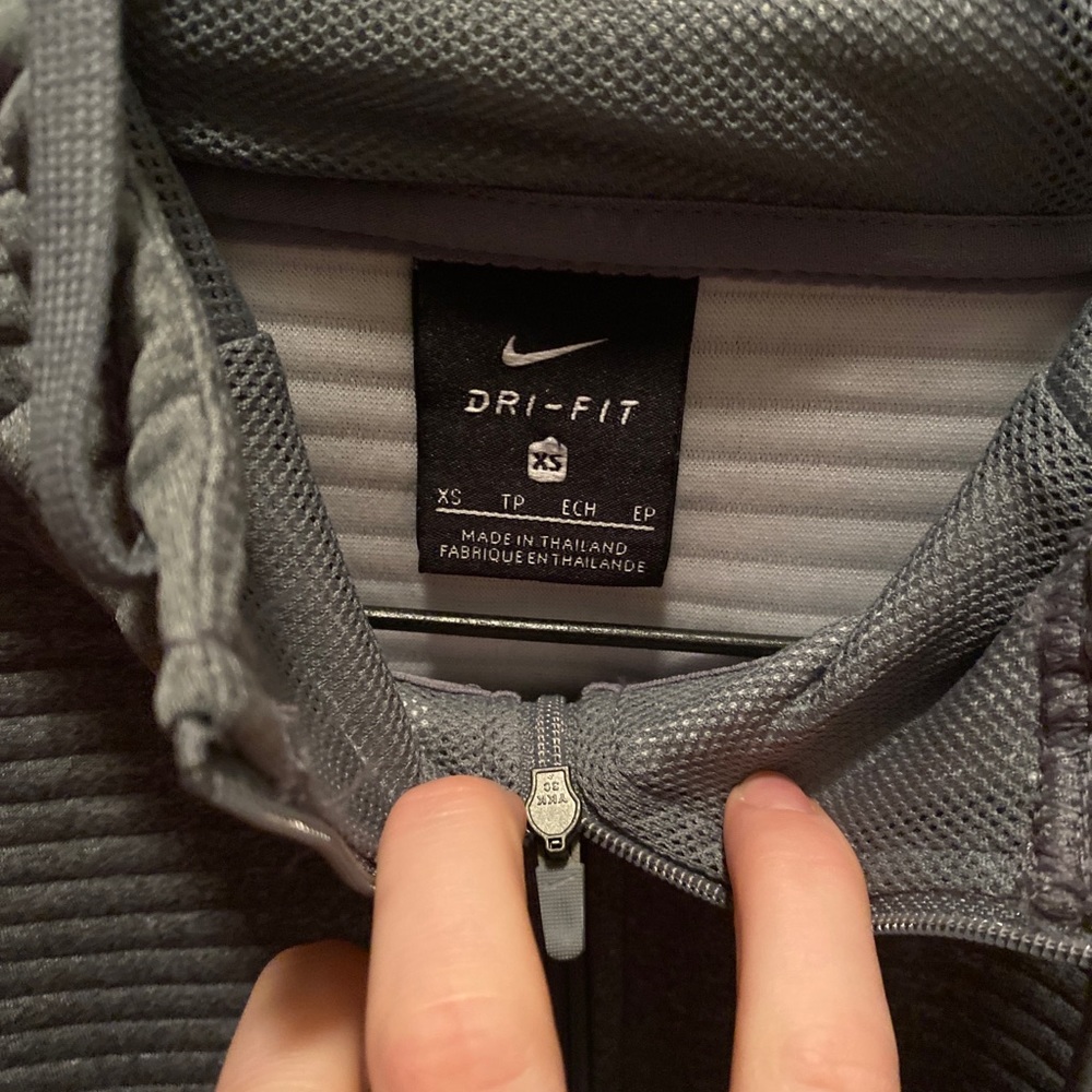 Nike dri-fit zip up - Picture 3 of 3